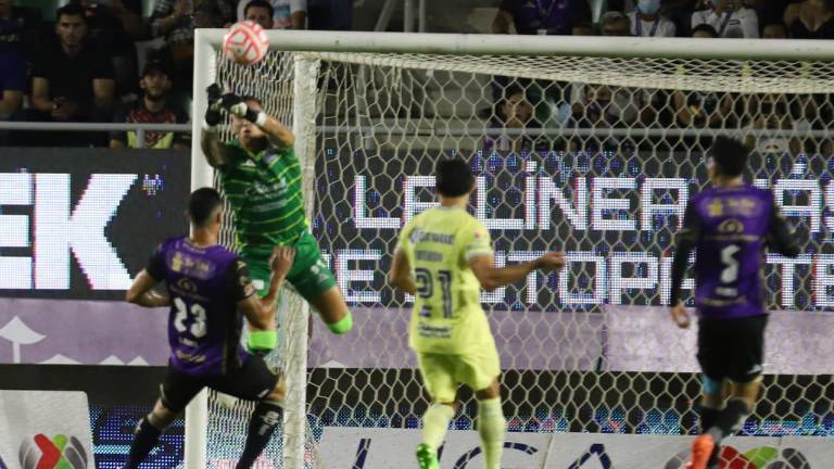 Nicolás Vikonis asegura que no se sienten menos que el líder Rayados.