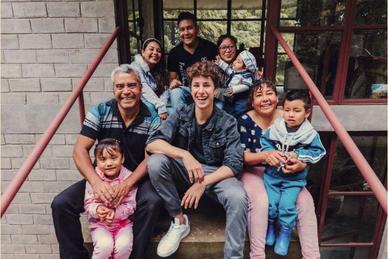 Lanza Juanpa Zurita tráiler de ‘13:14: El reto de ayudar’ producido por Eugenio Derbez