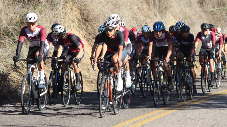 El entrenador José Manuel García destacó el compromiso y disciplina de los ciclistas.