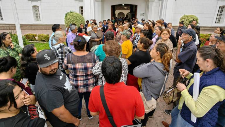 Miembros del Movimiento Antorchista Sinaloa buscaban ser escuchados por el Alcalde de Culiacán, quien no estuvo presente en el Palacio Municipal.