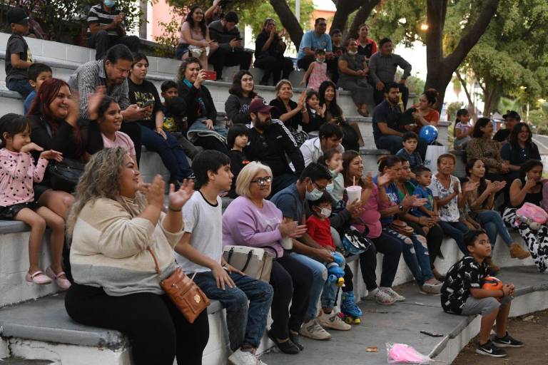 ‘Arte en las Riberas’ regala sonrisas a familias culiacanenses