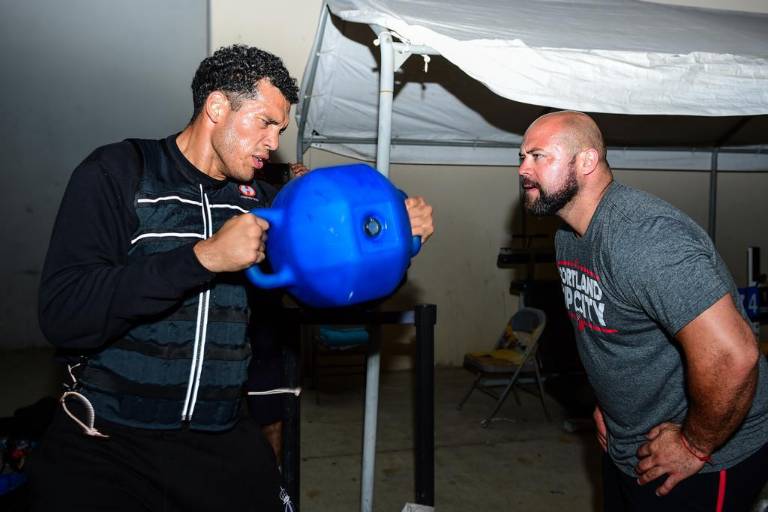 David Benavidez desmiente a Canelo y asegura que sí negociaron pelea