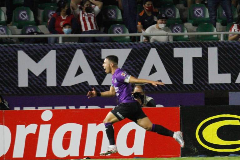 Nicolás Díaz es elegido en el Once Ideal de la Jornada 10 del Guard1anes 2021 de la Liga MX