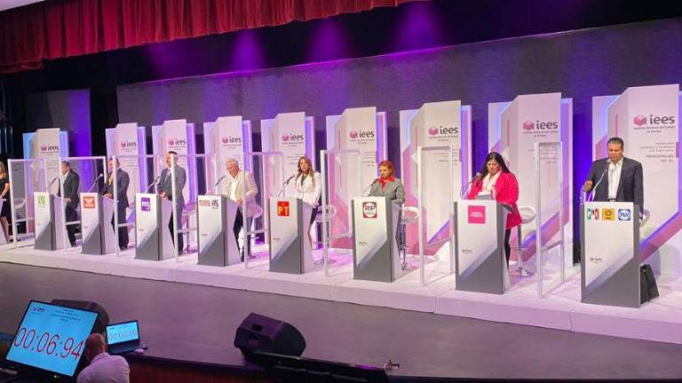 En medio de acusaciones y señalamientos que opacaron las propuestas se llevó a cabo el primer debate de los candidatos a la Gubernatura de Sinaloa.
