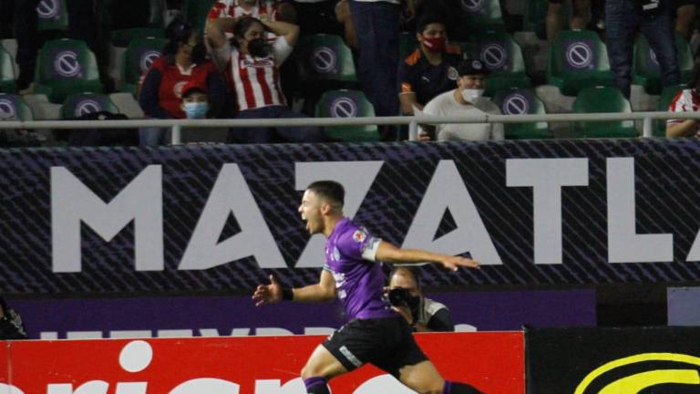 Nicolás Díaz anotó el gol de Mazatlán FC ante Chivas y tuvo un buen juego defensivo.