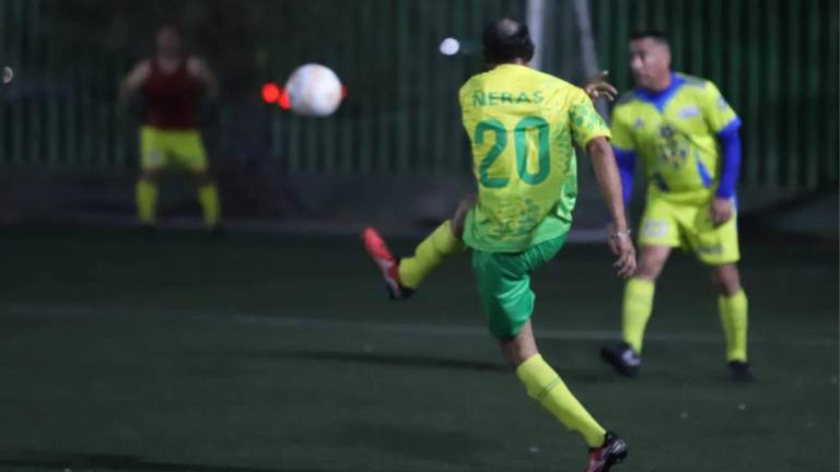Tres puntos más sumó Servigrúas para seguir en lo más alto de la Liga Veteranos Diamante.
