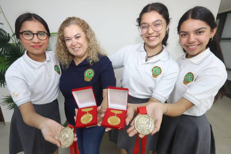 Ganadoras de oro piden apoyo a AMLO para concursar en Rumania