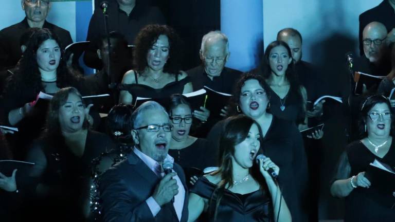 El Coro Ángela Peralta interpretó arias de grandes compositores de ópera.