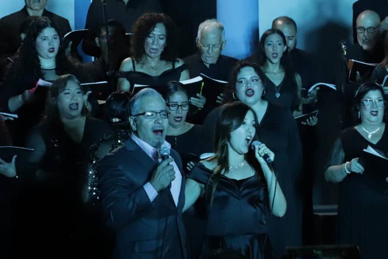Coro Ángela Peralta brinda memorable noche de ‘Ópera con Causa’
