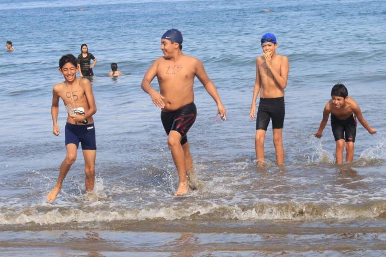 Escualos de Coahuila, Durango y Sinaloa se hermanan en Sexta Travesía Puntuable de Natación