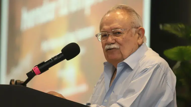 Manuel Díaz Salazar, Notario Público número 134 en Culiacán, impartió la conferencia “Cómo, cuándo y a quién heredar tu empresa” ante socios de Coparmex Mazatlán.