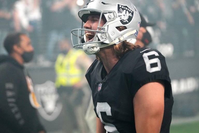 Raiders convierten a AJ Cole en el pateador mejor pagado con extensión de 4 años y 15,8 millones