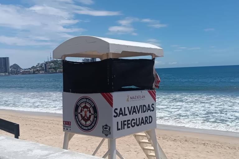 Exhortan salvavidas a bañistas a seguir recomendaciones de seguridad