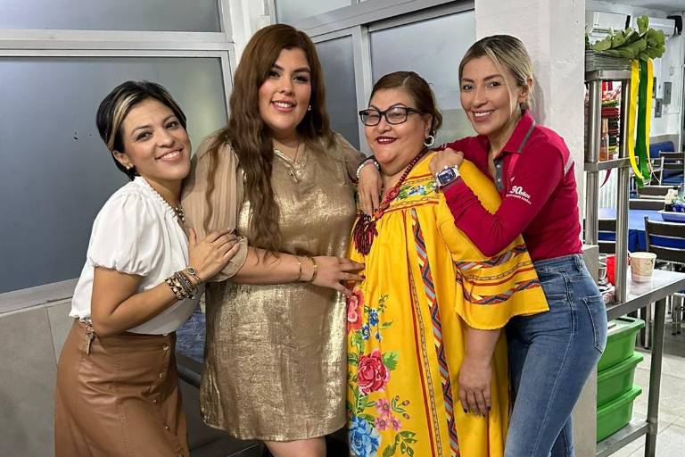 Celebra María Isabel su cumpleaños con su familia