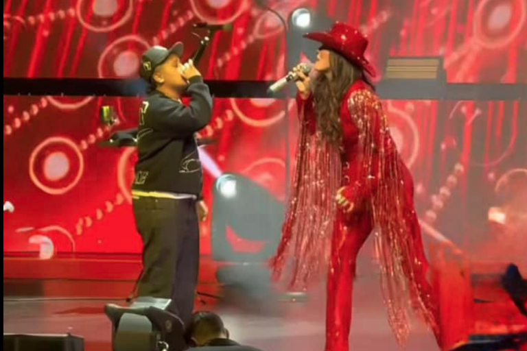 Abuchean de nuevo a Yaritza su Esencia en concierto de Ana Bárbara