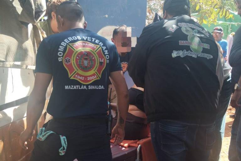 Mujer es atacada con arma blanca presuntamente por su hijo en Mazatlán