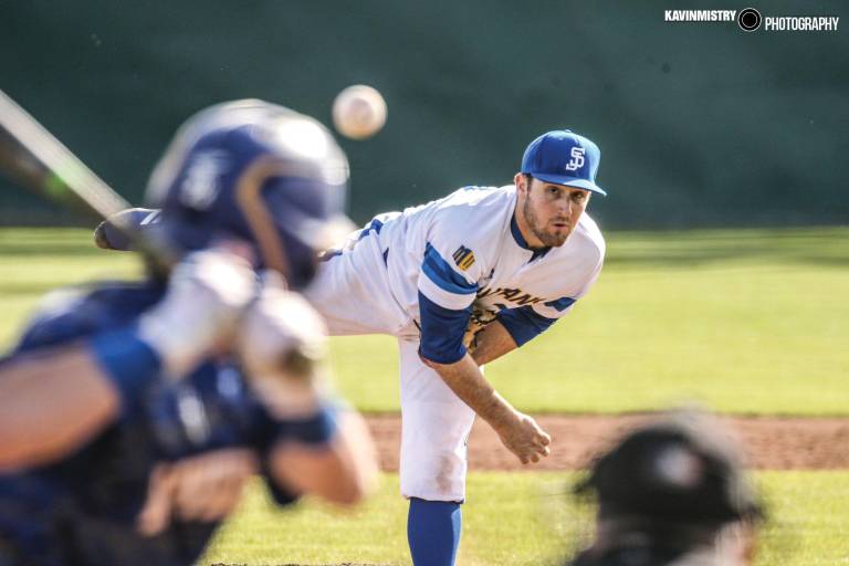 Tomateros suman a Fineas Del Bonta-Smith para reforzar su rotación de abridores