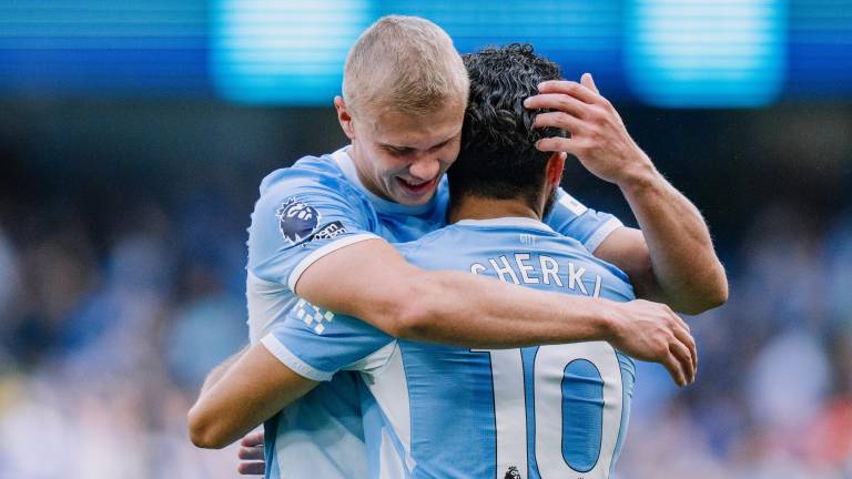 Manchester City arranca la temporada con triunfo.
