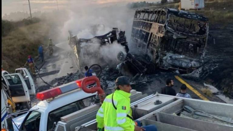 Confirma Fiscalía 19 personas fallecidas en ‘camionazo’ en Elota