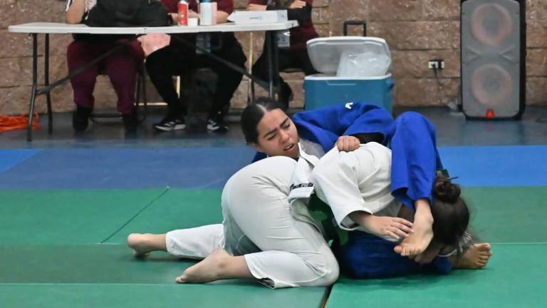 La actividad busca empoderar a las mujeres enseñándoles alrededor de 20 técnicas aplicables en situaciones de violencia.