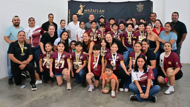 Redskins Mazatlán clausuran temporada con emotiva ceremonia de reconocimientos.
