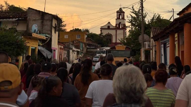 En Matatán, la comunidad mantiene vivas sus tradiciones, a pesar de las condiciones de violencia en la zona.