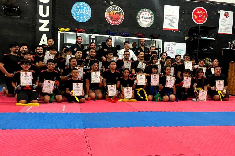 Academia de Kickboxing Suzaku realiza con éxito exámenes de grado de cinta