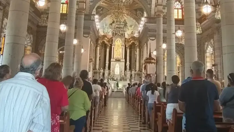 El Obispo lamenta los obstáculos para reducir el gasto eléctrico de la Catedral.