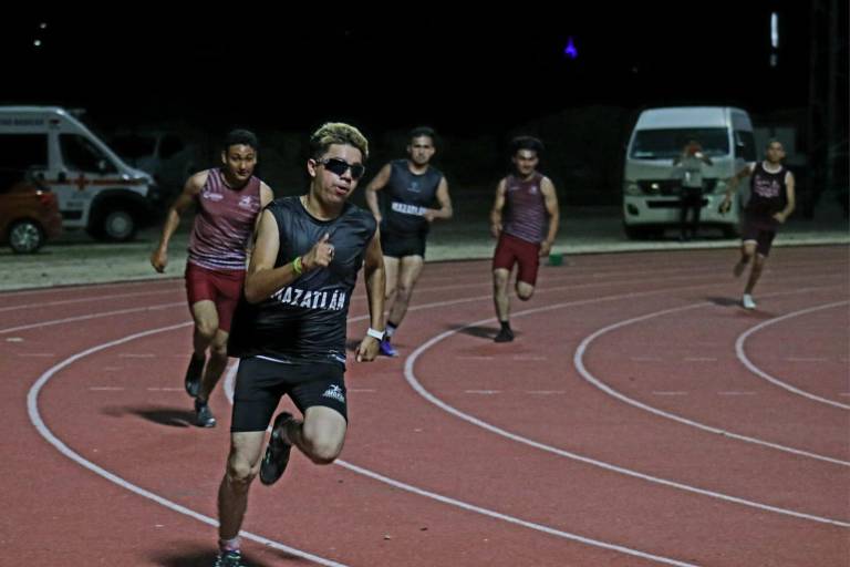 Destacan mazatlecos en primer día de etapa estatal de los Paranacionales Conade