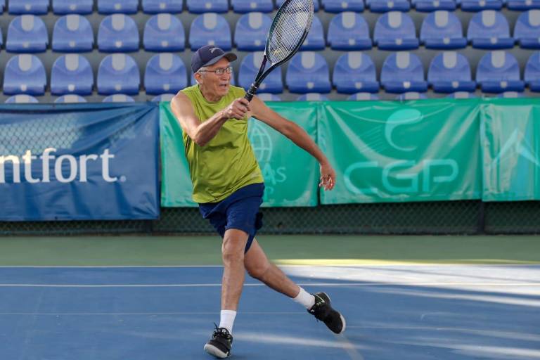 Sotero Arias y Ernesto Pérez se imponen en el segundo día del ‘Bajo Techo’ de tenis