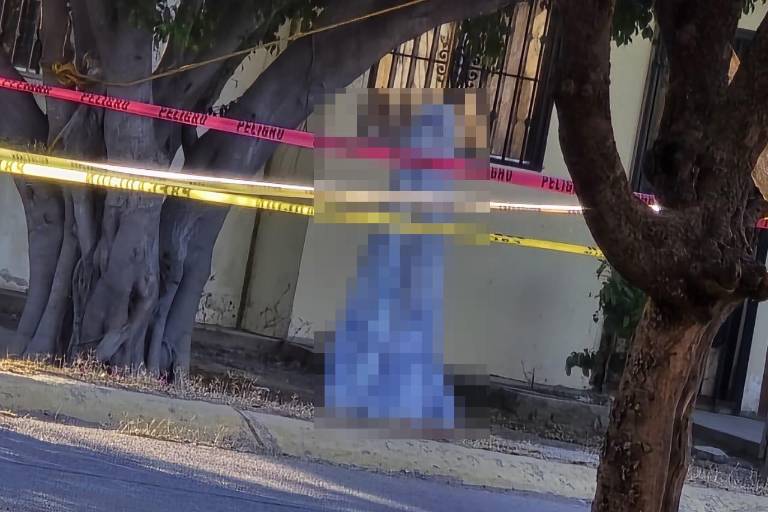 Dejan sin vida y colgado de los pies a un hombre en Santa Fe, en Mazatlán