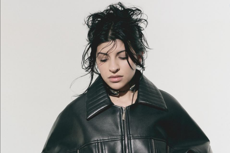 Presume Cazzu el talento de la pequeña Inti para cantar