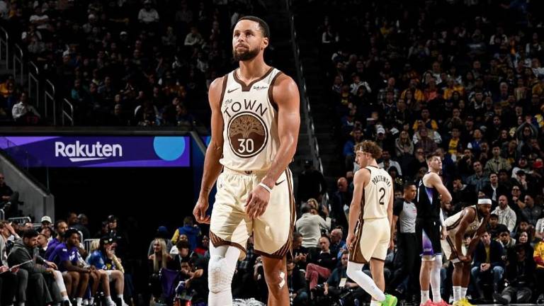 Stephen Curry no tiene fecha definida para regresar a las duelas con los Golden State Warriors.