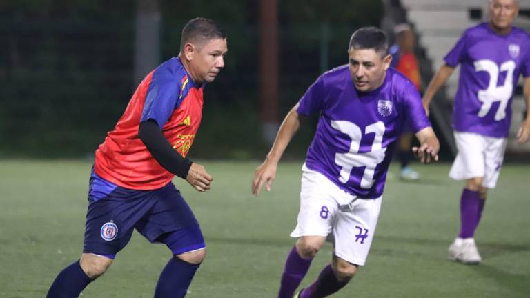 Buenos encuentros se registraron en la jornada del Torneo de Futbol del Recuerdo.