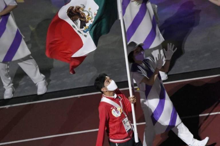 AMLO anuncia que lo recaudado con sorteo de Lotenal será para atletas olímpicos y paralímpicos