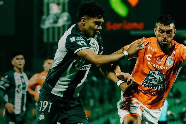 Santos y Pachuca exhibieron sus carencias para gestar un gris empate