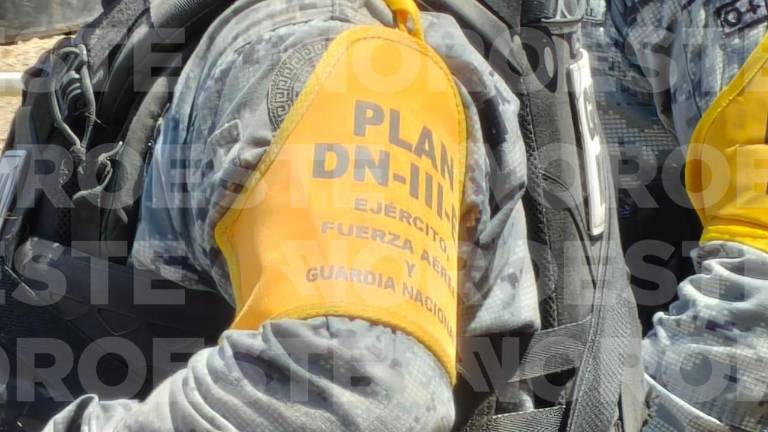 Personal de la Secretaría de la Defensa Nación llega a mina de Rosario donde cuatro trabajadores quedaron atrapados tras un derrumbe.