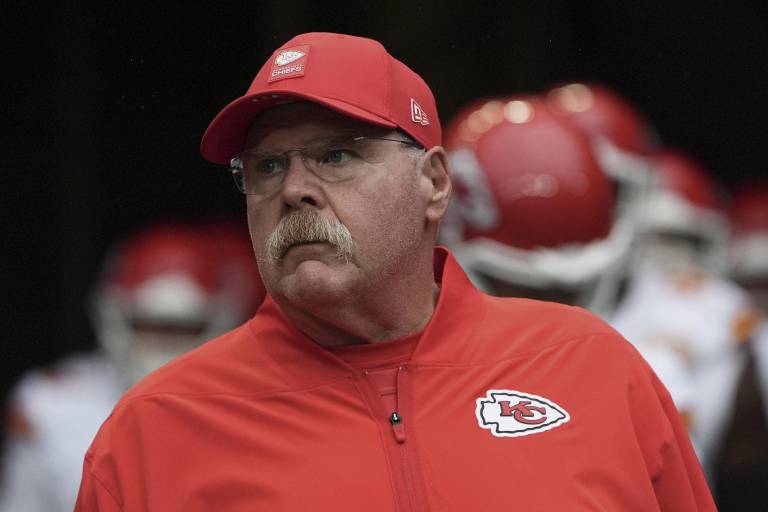 Reid, desafiante aunque Chiefs más lejos de playoffs tras derrota