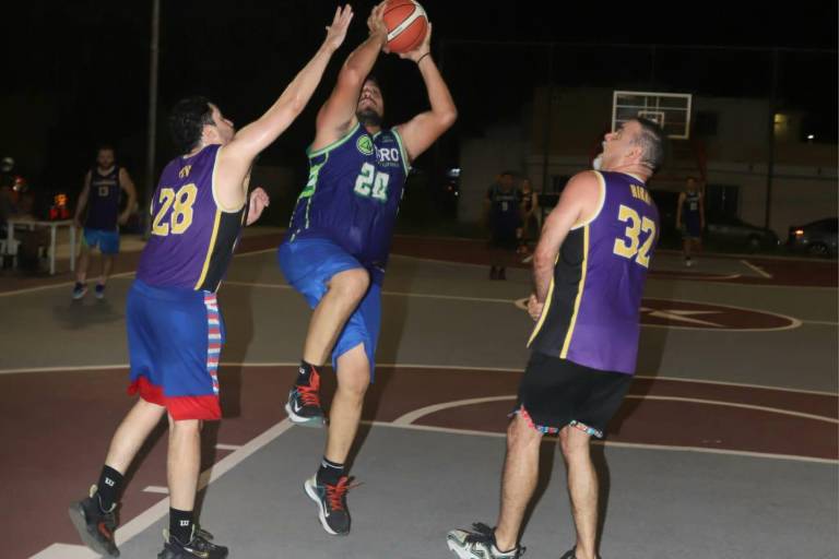 Deportivo Lázaro se instaló en la final B del Torneo Veteranos