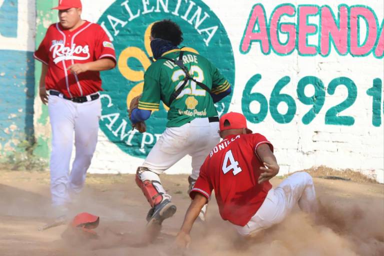 Taxis Rojos está a medio camino del campeonato de Liga Transportista