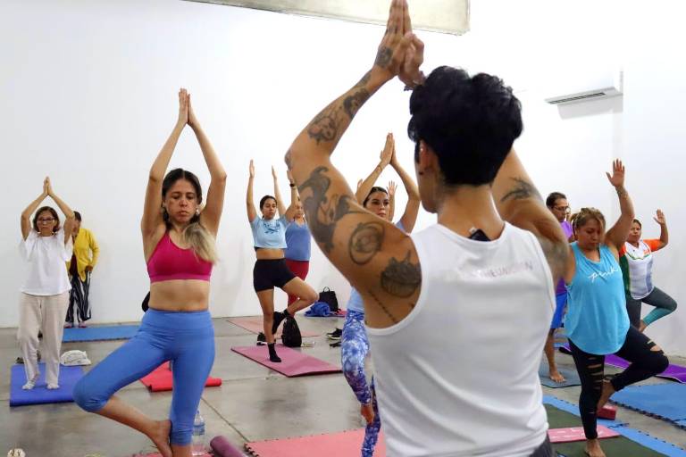 Energía positiva llega a Mazatlán con el Día Internacional del Yoga