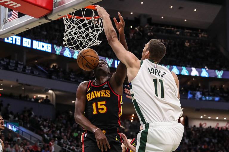 Los Bucks apalean y empatan la final del Este ante los Hawks