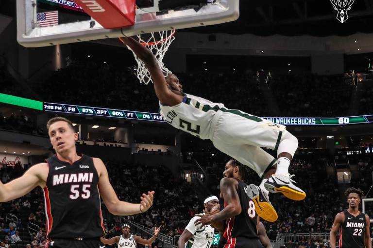Bucks aprovechan gran arranque para superar nuevamente 132-98 al Heat