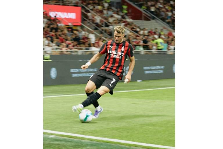 Santiago Giménez abre la puerta a la Roma en posible intercambio con Dovbyk