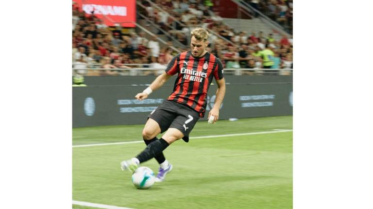 Santiago Giménez sería el segundo mexicano en vestir la camiseta giallorossa.