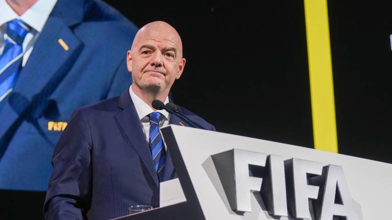 Gianni Infantino descarta que se le vaya a retirar sede mundialista a México.