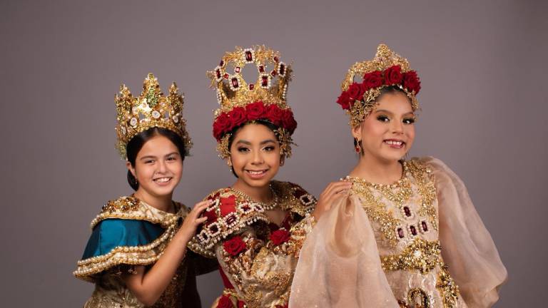 Entre sonrisas y buenos deseos celebran a Eileen I y Noelia I previo a su coronación