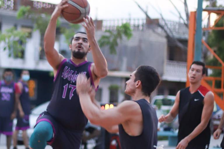 El Velero iguala la serie de cuartos de final en el Torneo de Baloncesto de Segunda Fuerza
