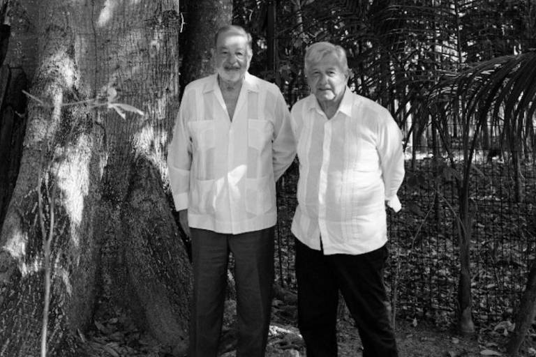 Peso mexicano cotiza en 17.42 unidades por dólar