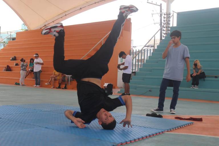 Abren escuela gratuita de breaking en Mazatlán, una mezcla de juventud, frescura y dinamismo